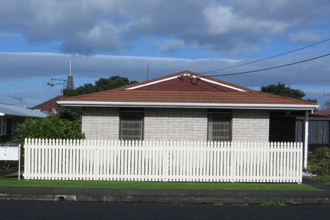 Photo of property in 8 Wolfe Street, Regent, Whangarei, 0112