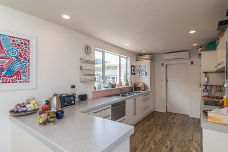 Photo of property in 8 Te Miti Street, Paekakariki, 5034