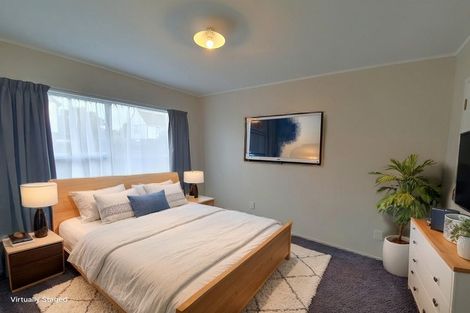 Photo of property in 2/11 Challen Close, Conifer Grove, Takanini, 2112