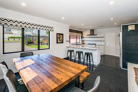 Photo of property in 8 Rifleman Lane, Paraparaumu Beach, Paraparaumu, 5032