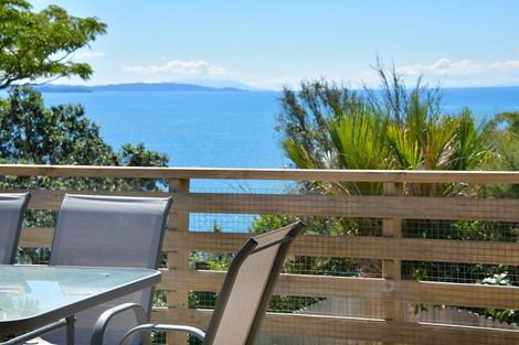 Photo of property in 106 Vipond Road, Stanmore Bay, Whangaparaoa, 0932