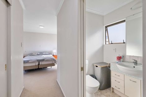 Photo of property in 26 Terracotta Drive, Blockhouse Bay, Auckland, 0600