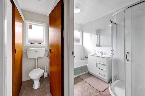 Photo of property in 13 Gibson Place, Patea, 4520