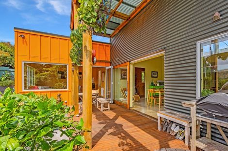 Photo of property in 25 Tennis Court Road, Raumati South, Paraparaumu, 5032
