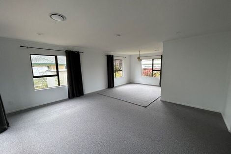 Photo of property in 15 Oakmont Place, Wattle Downs, Auckland, 2103