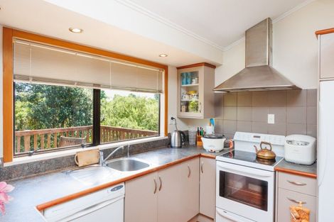 Photo of property in 9 Hillgrove Place, Fitzherbert, Palmerston North, 4410