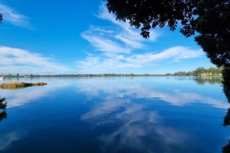 Photo of property in 15a Chatham Avenue, Paremoremo, Auckland, 0632