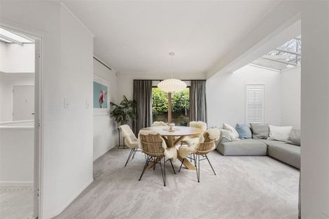 Photo of property in 127 Mellons Bay Road, Mellons Bay, Auckland, 2014