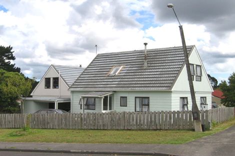 Photo of property in 4 Brougham Place, West Harbour, Auckland, 0618