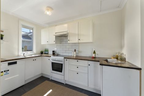 Photo of property in 52 Wallace Place, Westown, New Plymouth, 4310