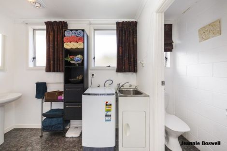 Photo of property in 16 Carow Street, Palmerston North, 4410