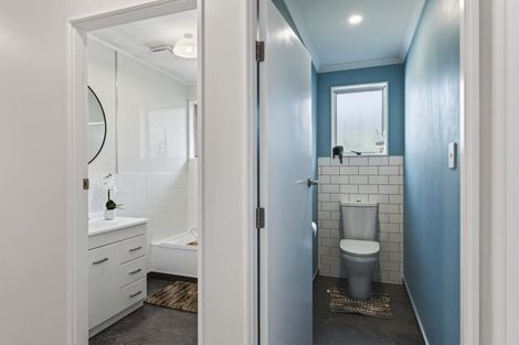 Photo of property in 29 Kenmore Street, Westown, New Plymouth, 4310