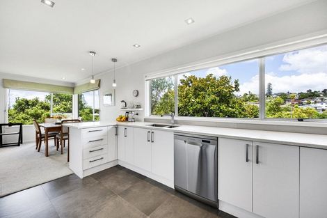 Photo of property in 27 Redwing Street, Browns Bay, Auckland, 0630