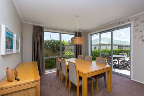 Photo of property in 7a Royal Heights, Glen Avon, New Plymouth, 4312