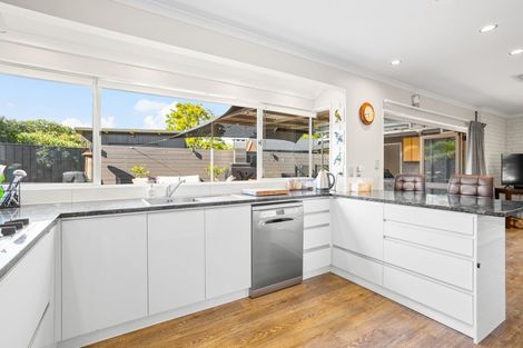 Photo of property in 6 Applemoors Way, Riverhead, 0820