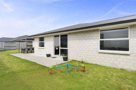 Photo of property in 15 Batty Street, Papamoa Beach, Papamoa, 3118