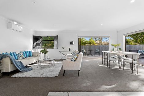 Photo of property in 27a Lillian Place, Orewa, 0931