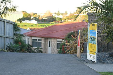 Photo of property in 5 Chesterfield Way, Orewa, 0931