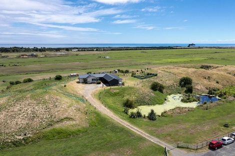 Photo of property in 161 Harakeke Road, Te Horo, Otaki, 5581