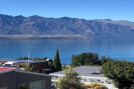 Photo of property in 60b Wynyard Crescent, Fernhill, Queenstown, 9300