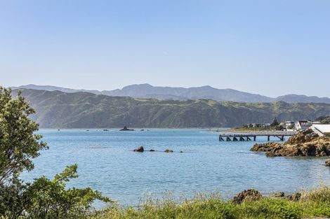 Photo of property in 135 Marine Parade, Seatoun, Wellington, 6022