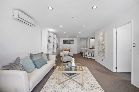 Photo of property in 175h Hurstmere Road, Takapuna, Auckland, 0622
