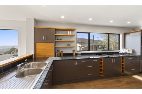 Photo of property in 30 Takahe Drive, Cashmere, Christchurch, 8022