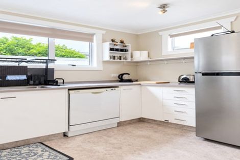 Photo of property in 27 Ngamotu Road, Moturoa, New Plymouth, 4310