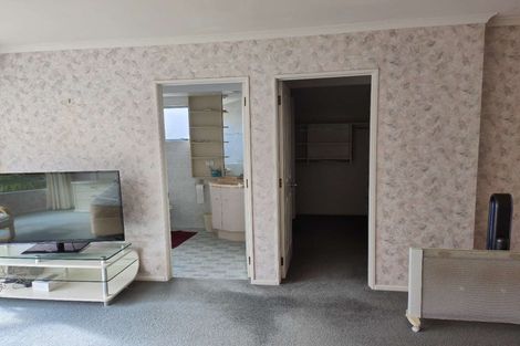 Photo of property in 7 David Beattie Place, Chatswood, Auckland, 0626