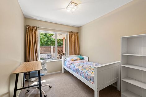 Photo of property in 1 Henridge Place, Avonhead, Christchurch, 8042