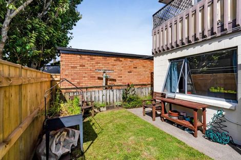 Photo of property in 2/65 Northgate, Strandon, New Plymouth, 4312