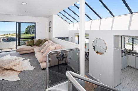 Photo of property in 1/156 Marine Parade, Mount Maunganui, 3116