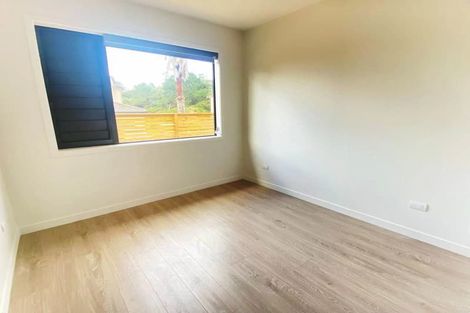 Photo of property in 92 Penguin Drive, Murrays Bay, Auckland, 0630