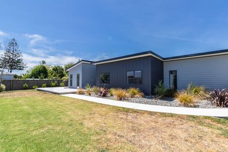 Photo of property in 100 Atkinson Avenue, Otaki Beach, Otaki, 5512
