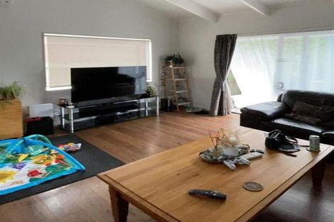 Photo of property in 4/388a West Coast Road, Glen Eden, Auckland, 0602