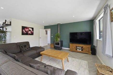 Photo of property in 11 Teal Place, Lake Hawea, Wanaka, 9382