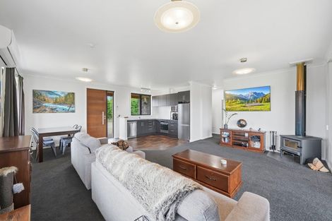 Photo of property in 176 Seaward Road, Edendale, 9825