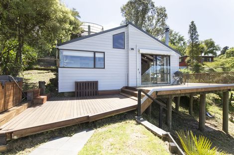 Photo of property in 692 South Titirangi Road, Titirangi, Auckland, 0604