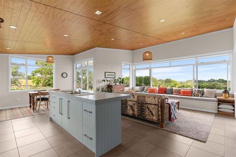 Photo of property in 9 Cullen Road, Waipu, 0582