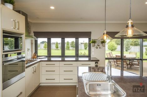 Photo of property in 92 Mount Taylor Drive, Feilding, 4775