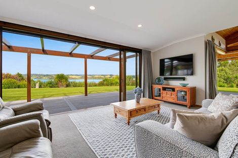 Photo of property in 71 Goodall Road, Snells Beach, 0920