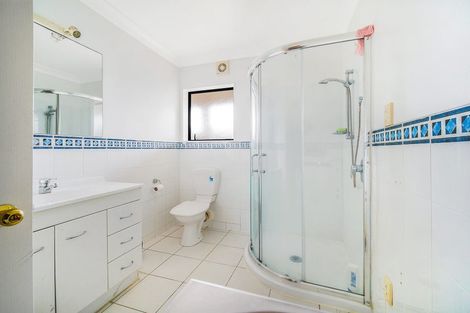 Photo of property in 25 The Enclave, Totara Heights, Auckland, 2105