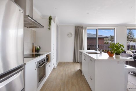 Photo of property in 28a Elizabeth Street, Orewa, 0931