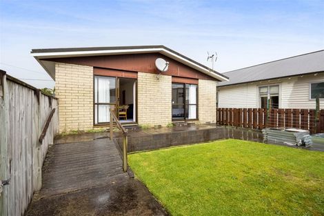 Photo of property in 19a Karamu Street, Strandon, New Plymouth, 4312