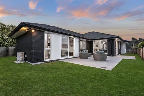 Photo of property in 59 Awataha Crescent, Pyes Pa, Tauranga, 3110