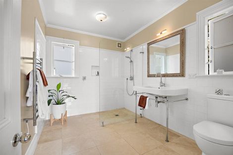 Photo of property in 70 Pomona Road, Kumeu, 0891