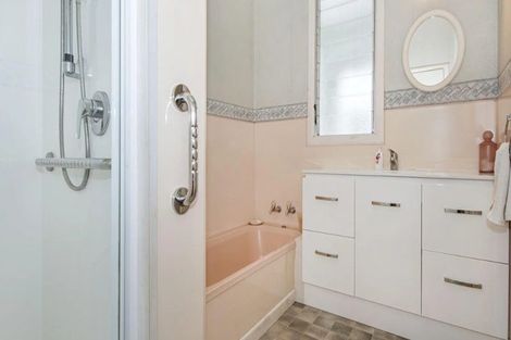 Photo of property in 34 Cairnfield Road, Kensington, Whangarei, 0112