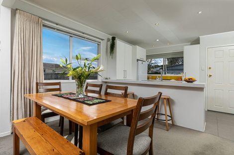 Photo of property in 36 Chilcott Road, Henderson, Auckland, 0612