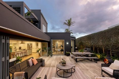 Photo of property in 241 Oceanbeach Road, Mount Maunganui, 3116