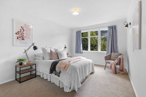 Photo of property in 10 Findlay Street, Tawa, Wellington, 5028